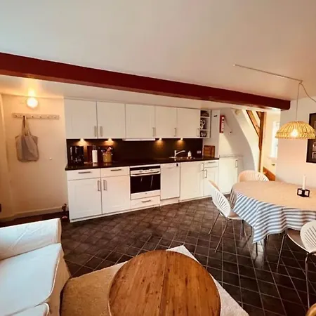 Skont Skipperhus Midt I Marstal. Ferienhaus Marstal