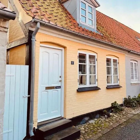 Skont Skipperhus Midt I Marstal. Ferienhaus